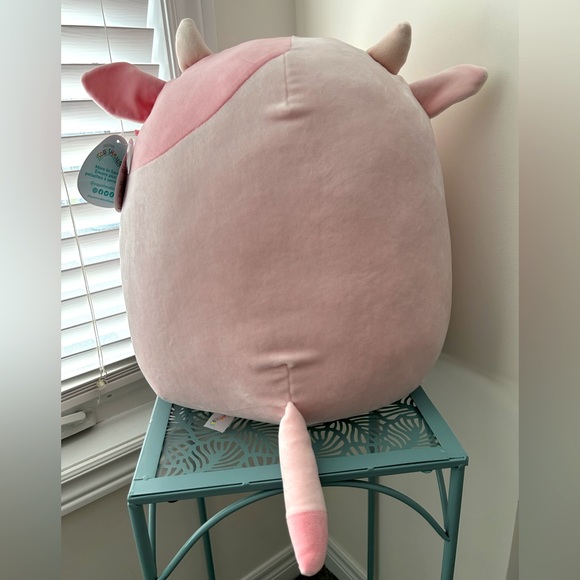 Clay 16” Cow Squishmallow - BNWT - Picture 4 of 6